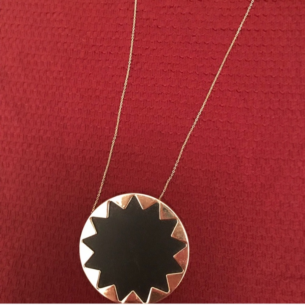 House of Harlow black and gold pendant necklace